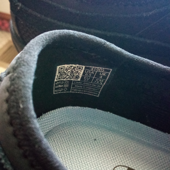 📚 Lila Shoes For Crews Sneakers - Picture 4 of 7